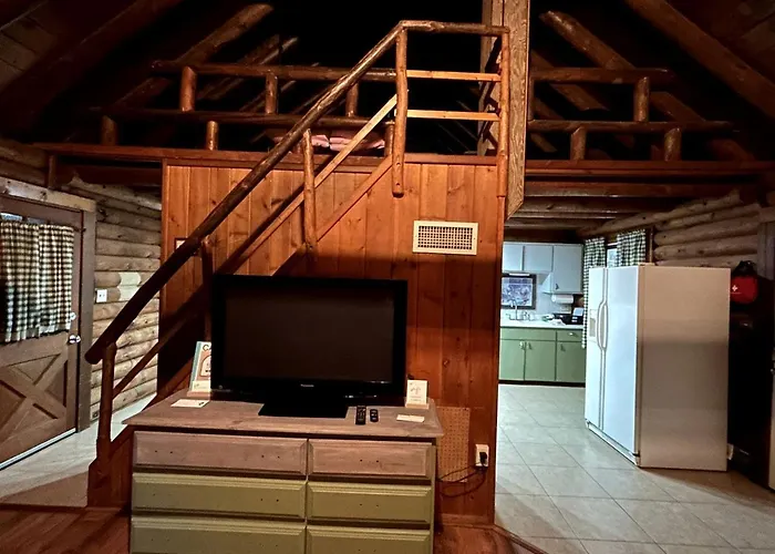 Pet Friendly Log Nestled Under The Forested High Country Of The Mongollon Rim In Arizona Payson