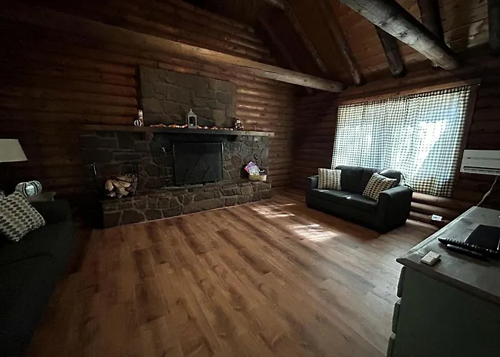 Holiday home Pet Friendly Log Nestled Under The Forested High Country Of The Mongollon Rim In Arizona *