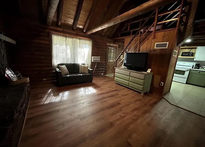 Holiday home Pet Friendly Log Nestled Under The Forested High Country Of The Mongollon Rim In Arizona Payson