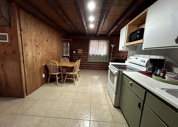 Holiday home Pet Friendly Log Nestled Under The Forested High Country Of The Mongollon Rim In Arizona *